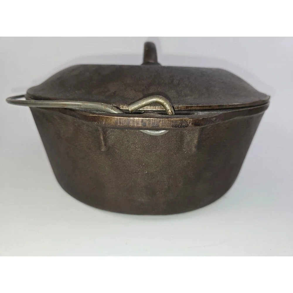 Vintage 1960s Sears #8 Cast Iron Dutch Oven Lodge Smooth Bottom Original Insert